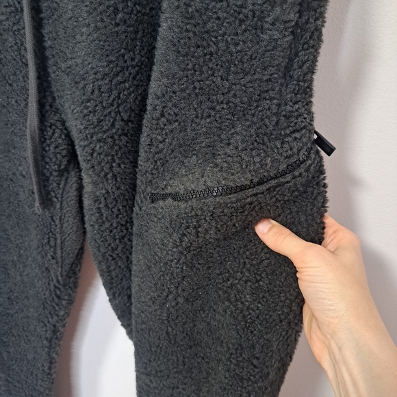 Fear Of God Essentials slim fit logo appliqued fleece sweatpants Gray Medium - Picture 13 of 14